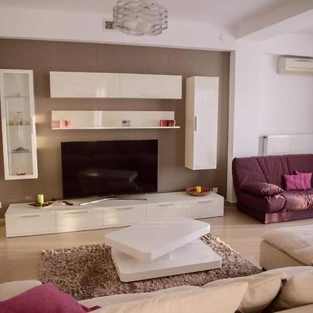 Sadara Sea Breeze Apartment นาโวดาริ ภายนอก รูปภาพ