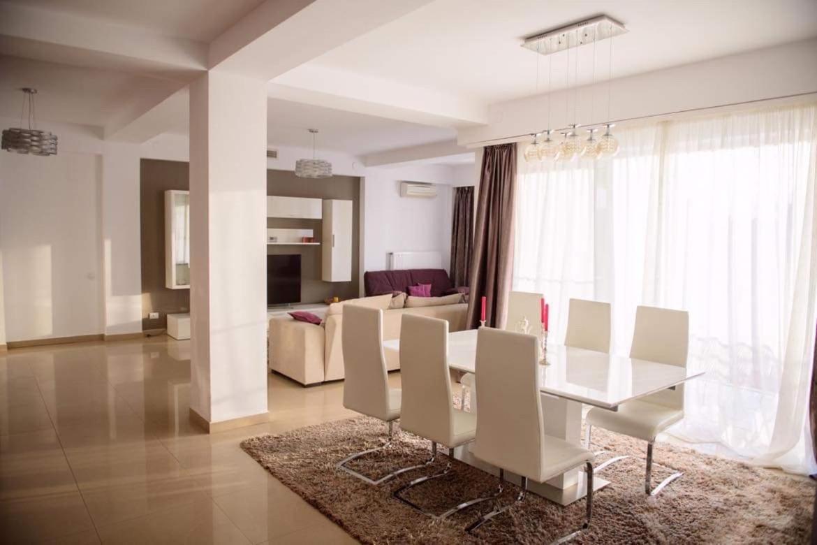 Sadara Sea Breeze Apartment นาโวดาริ ภายนอก รูปภาพ