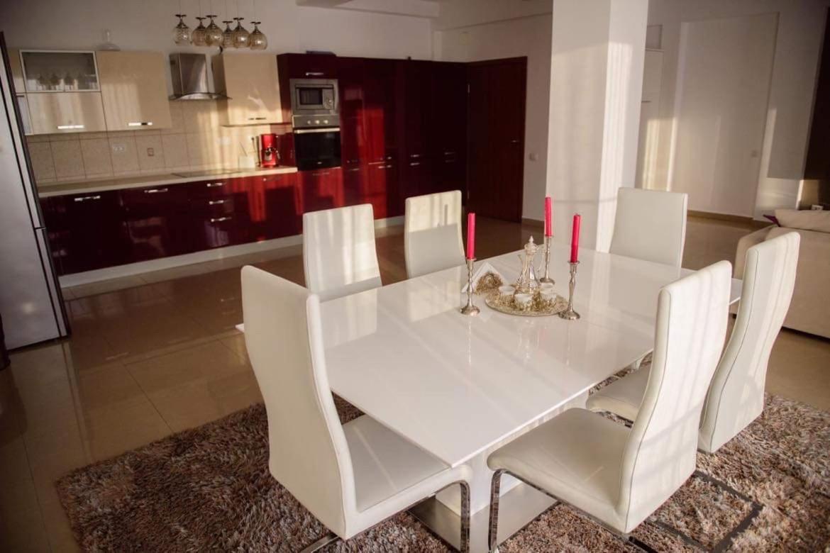 Sadara Sea Breeze Apartment นาโวดาริ ภายนอก รูปภาพ