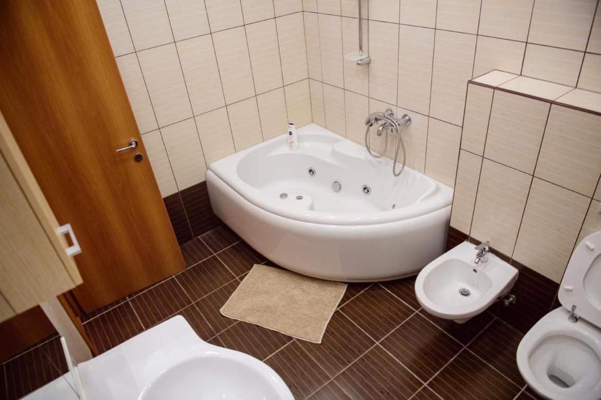 Sadara Sea Breeze Apartment นาโวดาริ ภายนอก รูปภาพ