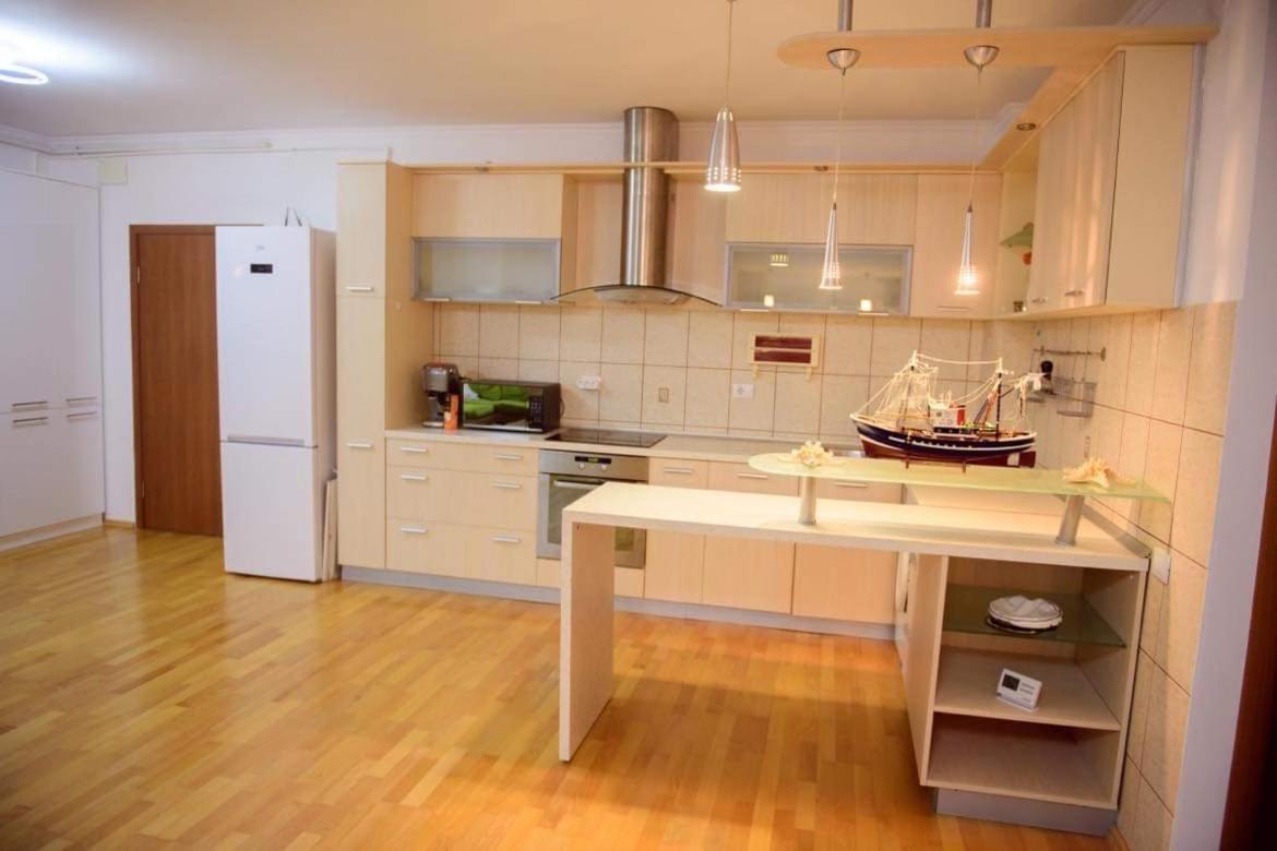 Sadara Sea Breeze Apartment นาโวดาริ ภายนอก รูปภาพ
