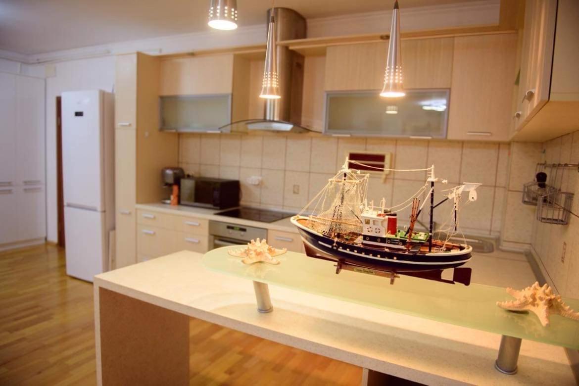 Sadara Sea Breeze Apartment นาโวดาริ ภายนอก รูปภาพ